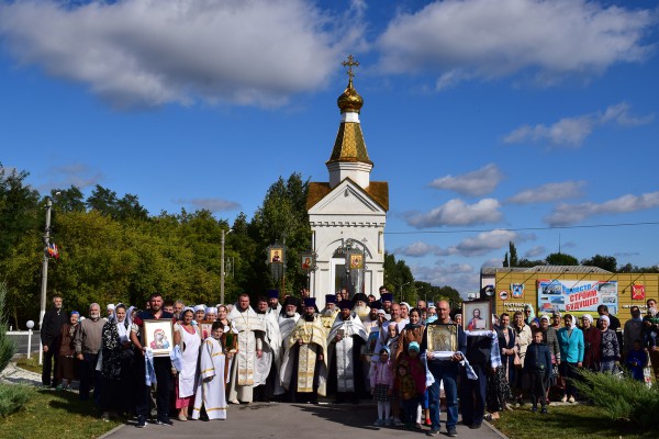 В день воспоминания Чуда Архистратига Михаила в Хонех, в п.Каменоломни прошел Крестный ход