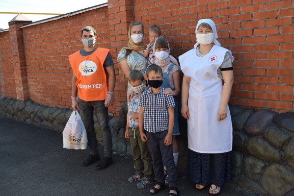 В Нижнедонском благочинии Октябрьского района продовольственный фонд «Русь» в период пандемии коронавирусной инфекции продолжает благотворительную деятельность