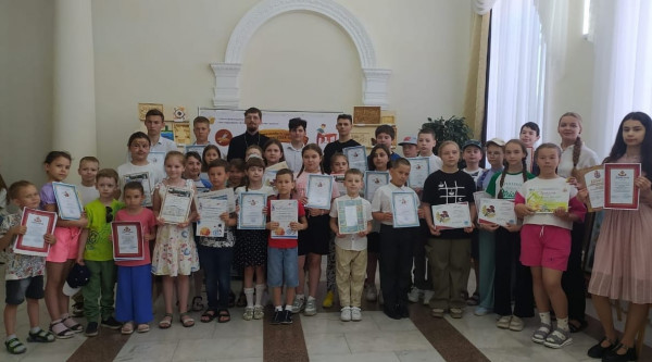 В районном Дворце культуры п. Каменоломни состоялось торжественное награждение победителей конкурса "По следам мужества и стойкости"