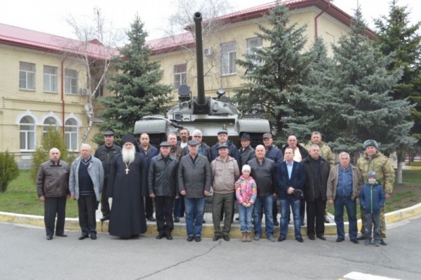 Иеромонах Николай (Наметышев) поздравил личный состав военной части 3033 с Днем войск национальной гвардии РФ