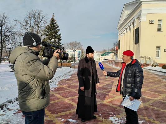 Благочинный приходов Нижнедонского округа поздравил журналистов с первым юбилеем