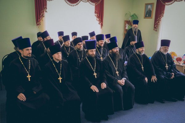 Проблемы и задачи окормления казаков Преосвященнейший епископ Симон обсудил с духовниками казачьих обществ