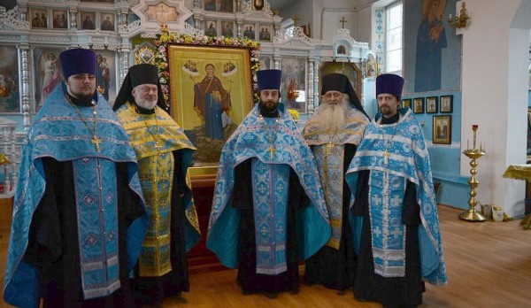 В Нижнедонском благочинии встретили образ Божией Матери «Игумения святой горы Афонской»