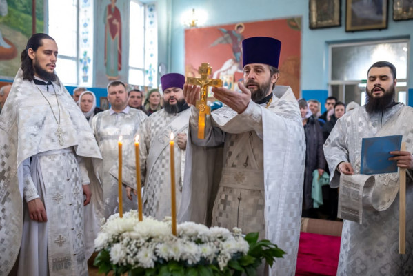В праздник Крещения Господня во всех храмах Нижнедонского благочиния прошли торжественные Богослужения и состоялось великое освящение воды