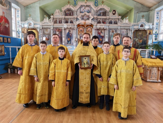 В храм Архистратига Михаила п. Каменоломни доставлена святыня: икона с частицей мощей праведного Иоанна Домовского