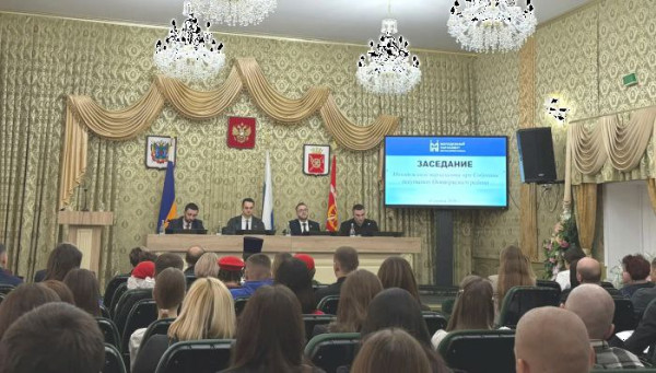 В п. Каменоломни прошло первое в 2026 году заседание Молодежного парламента