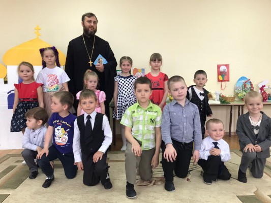 Пасхальное поздравление детей детского сада пос. Новозарянский