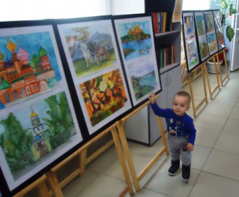 Выставка детских художественных работ  «Красота Божьего мира» в МФЦ Октябрьского района