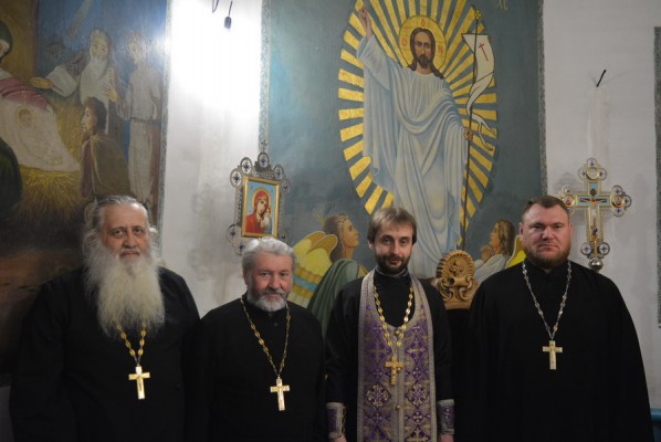 В храме Архангела Михаила п.Каменоломни прошло соборное богослужение духовенства приходов Нижнедонского округа