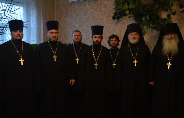 В храме Архангела Михаила п. Каменоломни Октябрьского района, прошло собрание духовенства Нижнедонского благочиния