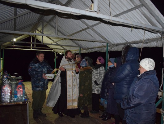 В великий праздник Крещения Господа нашего Иисуса Христа по традиции совершается освящение открытых водоемов, после чего все желающие могут окунуться в воду
