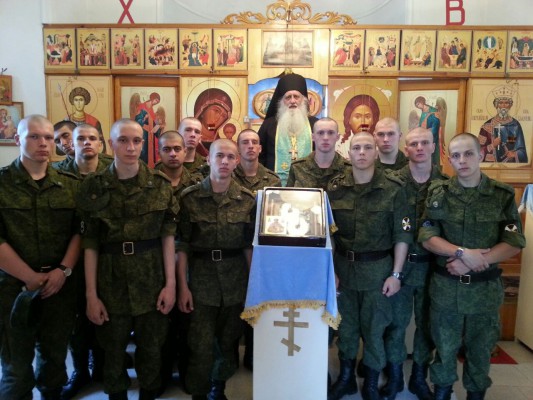Духовник воинской части №3033 Национальной Гвардии Российской Федерации провел пасторскую беседу с новым пополнением военнослужащих