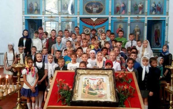 Учащиеся  школы станицы Бессергеневская посетили местный храм