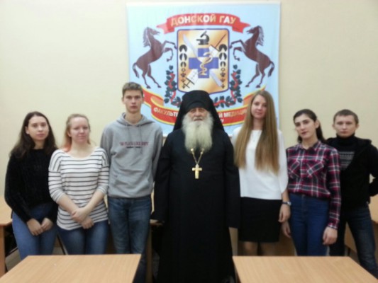 Настоятель храма святой мученицы Татианы п.Персиановский, встретился со студентами  факультет ветеринарной медицины ДонГАУ