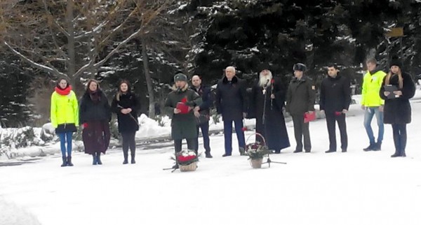 Торжественный митинг в честь освобождения поселка Персиановский