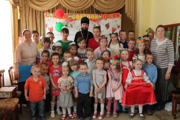 Поздравление воспитанников приюта «Огонек» п. Каменоломни с Великим Праздником Светлого Христова Воскресенья - Пасхой Господней!