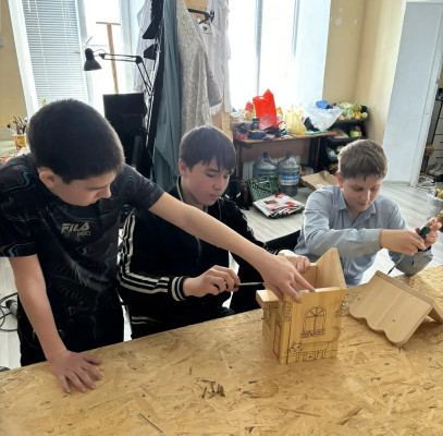 Доброе дело руками детей: Юные мастера из станицы Кривянской смастерили скворечник для пернатых соседей