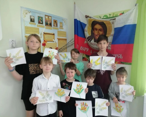 В приюте «Огонек» прошло занятие, посвященное Дню жен-мироносиц