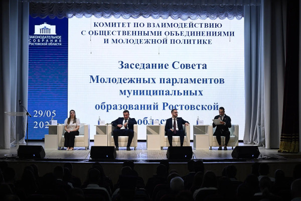 В Октябрьском районе обсудили стратегию развития сельской молодежи