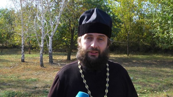 Благочинный приходов Нижнедонского округа поздравил жителей Октябрьского района с великим праздником Покрова Пресвятой Богородицы