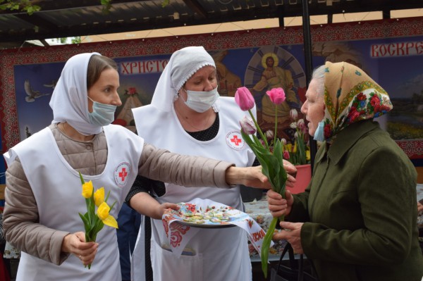 В храме Архистратига Михаила п. Каменоломни поздравили детей войны с Днём Победы