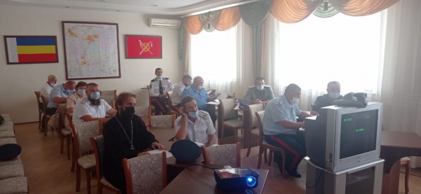 Благочинный приходов Нижнедонского округа принял участие в заседании комиссии по делам казачества