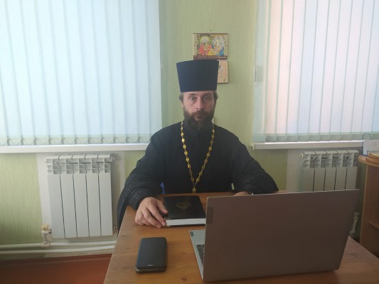 Благочинный приходов Нижнедонского округа проходит обучение на курсах повышения квалификации священнослужителей
