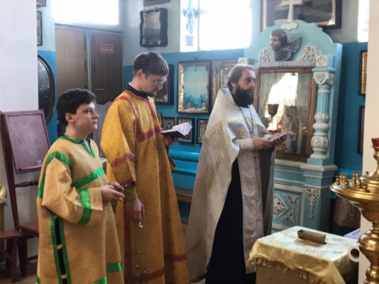 В храмах Нижнедонского благочиния прошли поминальные Богослужения в память о людях, которые в XX веке стали жертвами массовых репрессий
