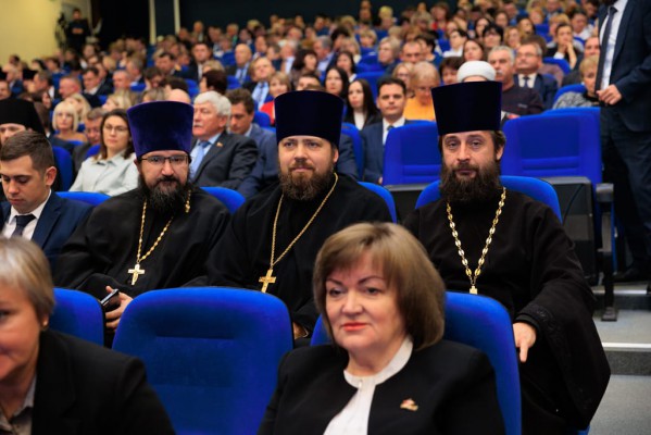 Благочинный приходов Нижнедонского округа принял участие в пленарном заседании XXVII Димитриевских образовательных чтений «Глобальные вызовы современности и духовный выбор человека»