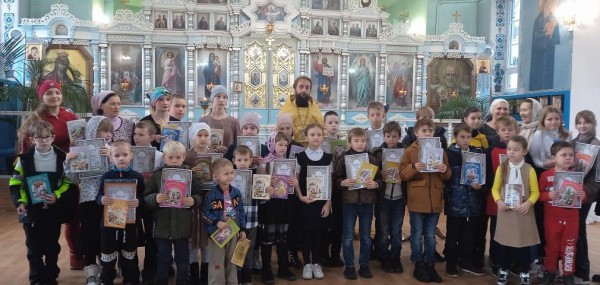 Награждение участников муниципального этапа XVIII Международного конкурса детского творчества "Красота Божьего мира"