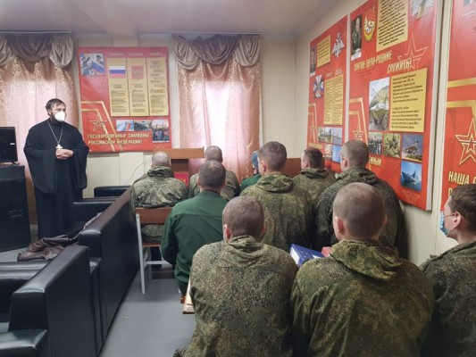 Иерей Сергий Липень с пастырским визитом посетил военнослужащих 163 танкового полка