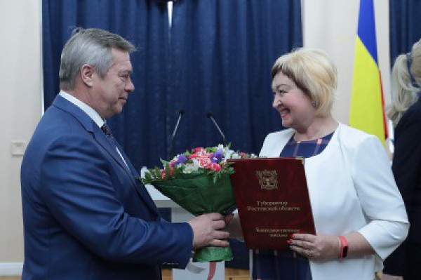 Главный редактор ООО «Видеотон Альфа» О.И.Полумиенко награждена благодарственным письмом губернатора РО