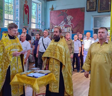 Духовник Нижнедонского казачьего Юрта совершил молебен перед Августовской иконой Божией Матери