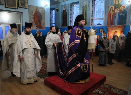 С архипастырским визитом Преосвященнейший епископ Симон посетил приход в честь Архистратига Михаила пос. Каменоломни
