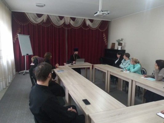 Сотрудники Нижнедонского благочиния приняли участие в совещании помощников благочинных и руководителей воскресных школ Шахтинской епархии