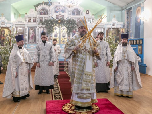 С архипастырским визитом епископ Шахтинский и Миллеровский Симон посетил приход храма Архистратига Михаила в п. Каменоломни