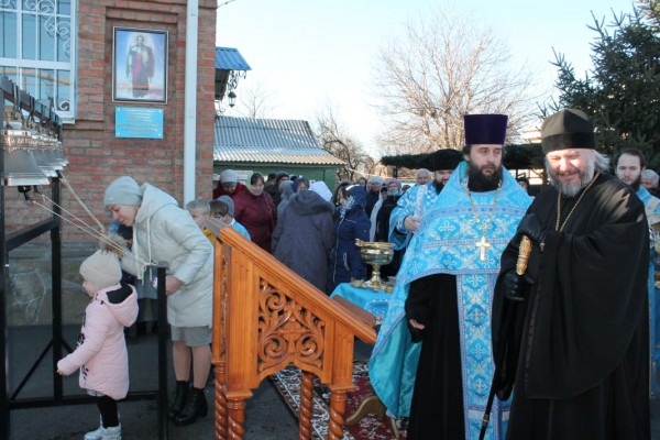 В храме Архангела Михаила п. Каменоломни прошла тематическая выставка "Колокольный звон - голос России"