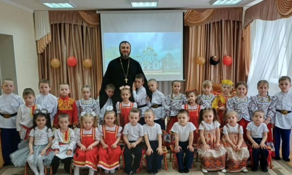 Пастырский визит в детский сад «Теремок»: радость Светлой седмицы для самых маленьких