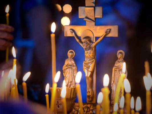 В храмах Нижнедонского благочиния Октябрьского района прошли панихиды по жертвам трагедии в Кемерове