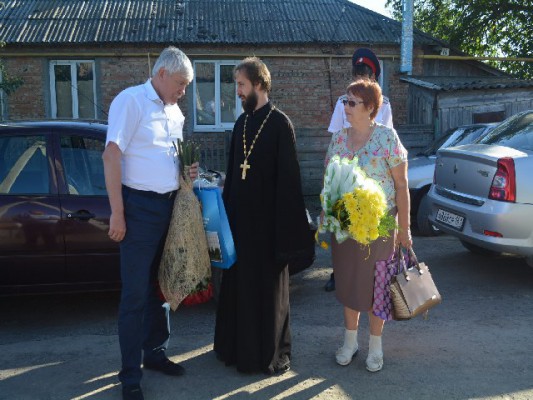 С ходом строительства нового храма в п. Новозарянский Октябрьского района ознакомился заместитель Губернатора Ростовской области Вячеслав Николаевич Василенко