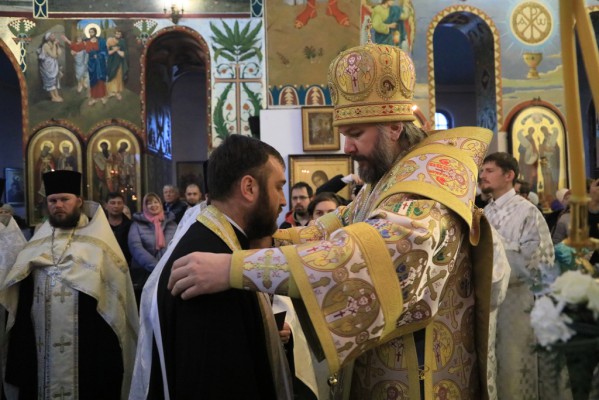 Ко дню великого праздника Рождества Христова, настоятель храма святого Георгия Победоносца п. Новозарянский удостоен архиерейской награды, правом ношения набедренника