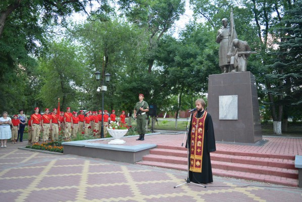 В Октябрьском районе состоялся митинг «Свеча памяти. День скорби»