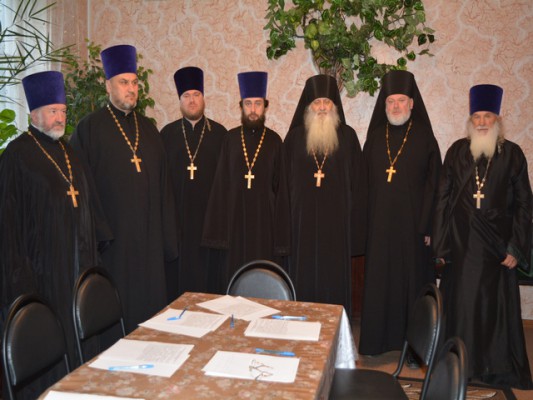 В храме Архангела Михаила п. Каменоломни Октябрьского района прошло собрание духовенства Нижнедонского благочиния