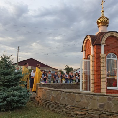 В день памяти святого князя Владимира и в воспоминание Крещения Руси в х.Мокрый Лог был совершен молебен