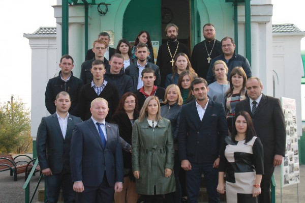 Депутаты Молодежного парламента побывали в Троицком храме х.Ягодинка