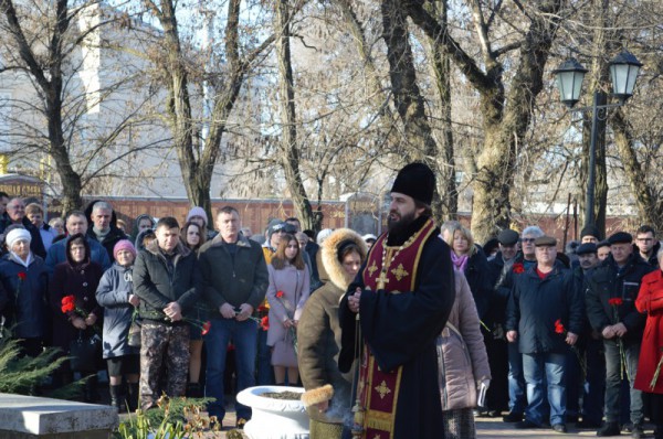 Благочинный приходов Нижнедонского округа совершил панихиду по погибшим воинам в Афганистане