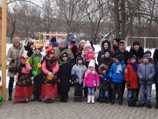 Учащиеся воскресной школы «Благовест» приняли участие в празднике Масленицы в приюте «Огонек»