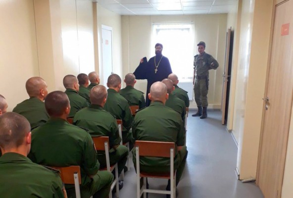 Беседа с военослужащими на тему:"Молитва как общение с Богом"