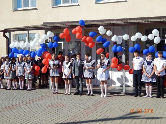 В школах Октябрьского района Нижнедонского благочиния прошли торжественные линейки, посвященные Дню знаний