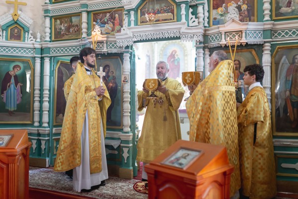 С архипастырским визитом епископ Симон посетил Георгиевское архиерейское подворье хутора Киреевка